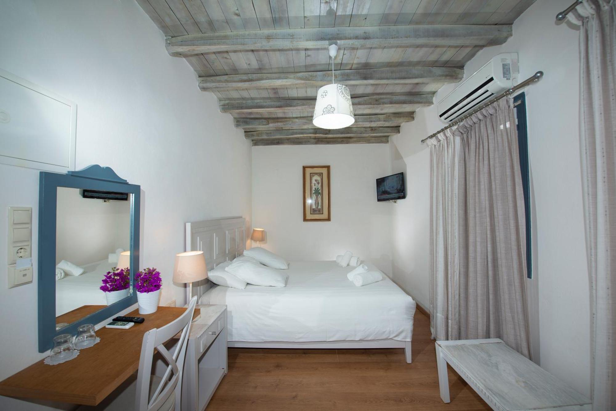 Olia Hotel Tourlos Eksteriør billede